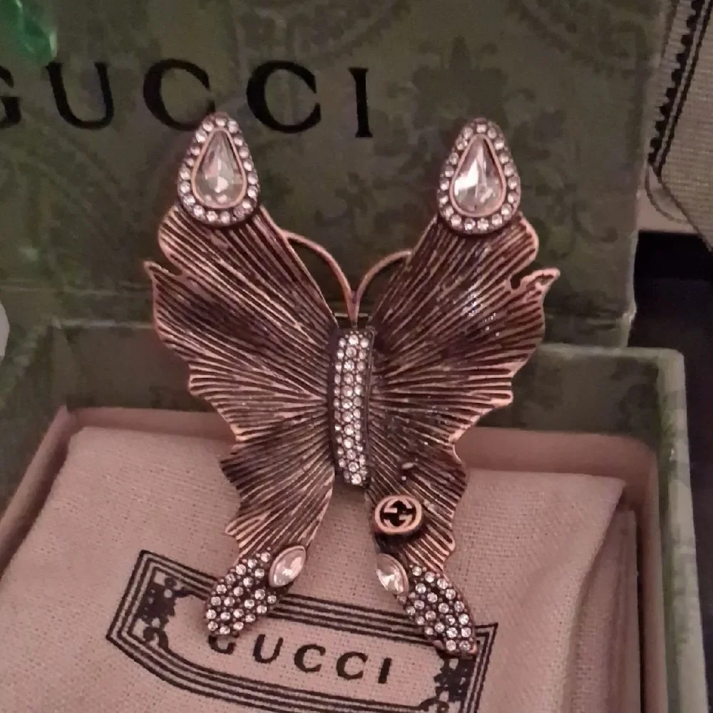 SOLD Gucci Gold and Silver Butterfly Brooch - Picture 4 of 14